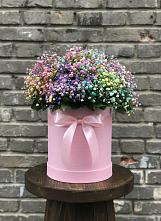 Цветочная композиция из Гипсофила и Розы в шляпной коробке в Яндаре