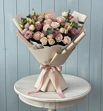 Букет цветов из:  Розы и Лизиантусы в Яндаре