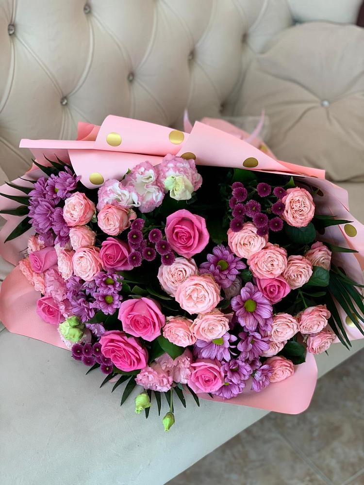 Букет цветов из: Хризантемы, Розы и Лизиантусы в Яндаре