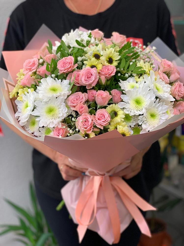 Букет цветов из: Розы и Хризантемы в Яндаре