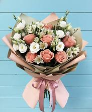 Букет цветов из:  Розы, Альстромерии и Лизиантусы в Яндаре