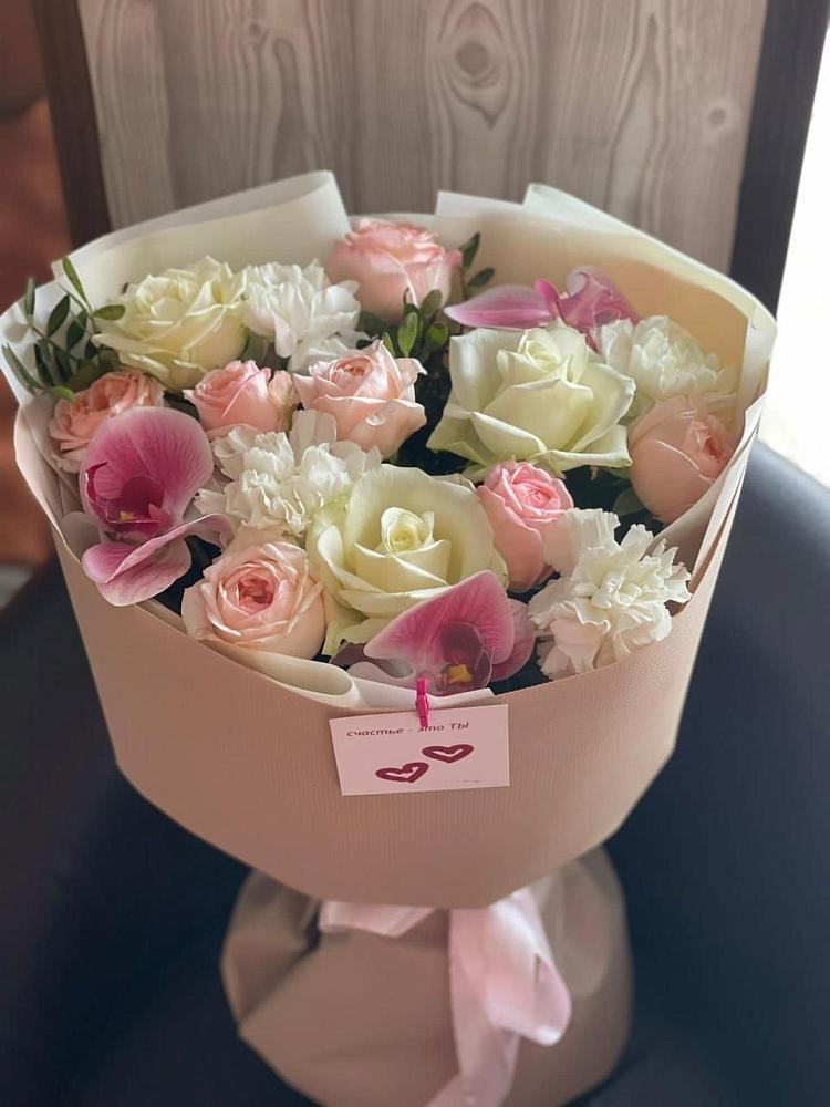 Букет цветов из: Орхидеи, Розы и Гвоздики в Яндаре