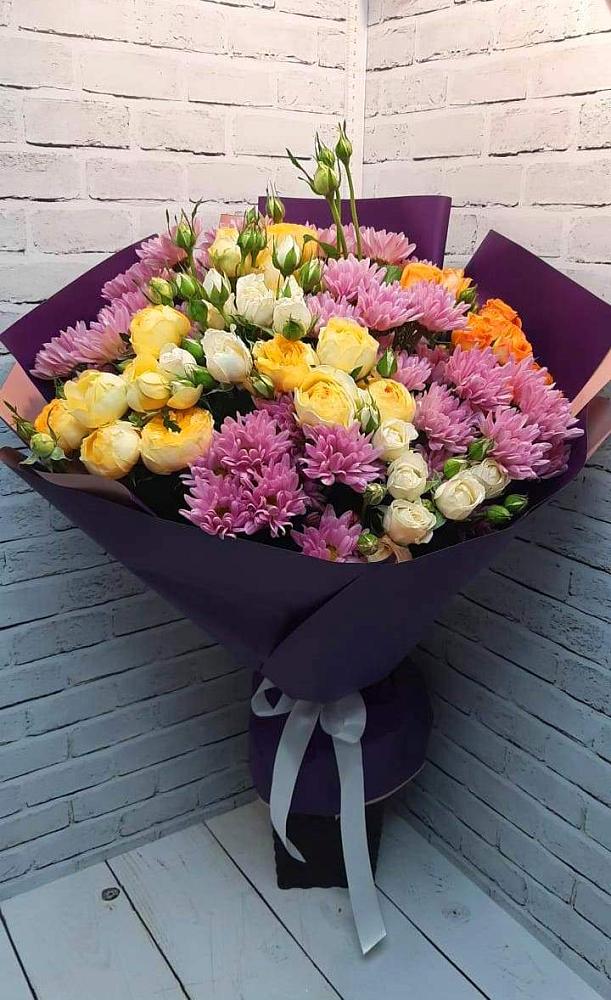Букет цветов из: Хризантемы и Розы в Яндаре