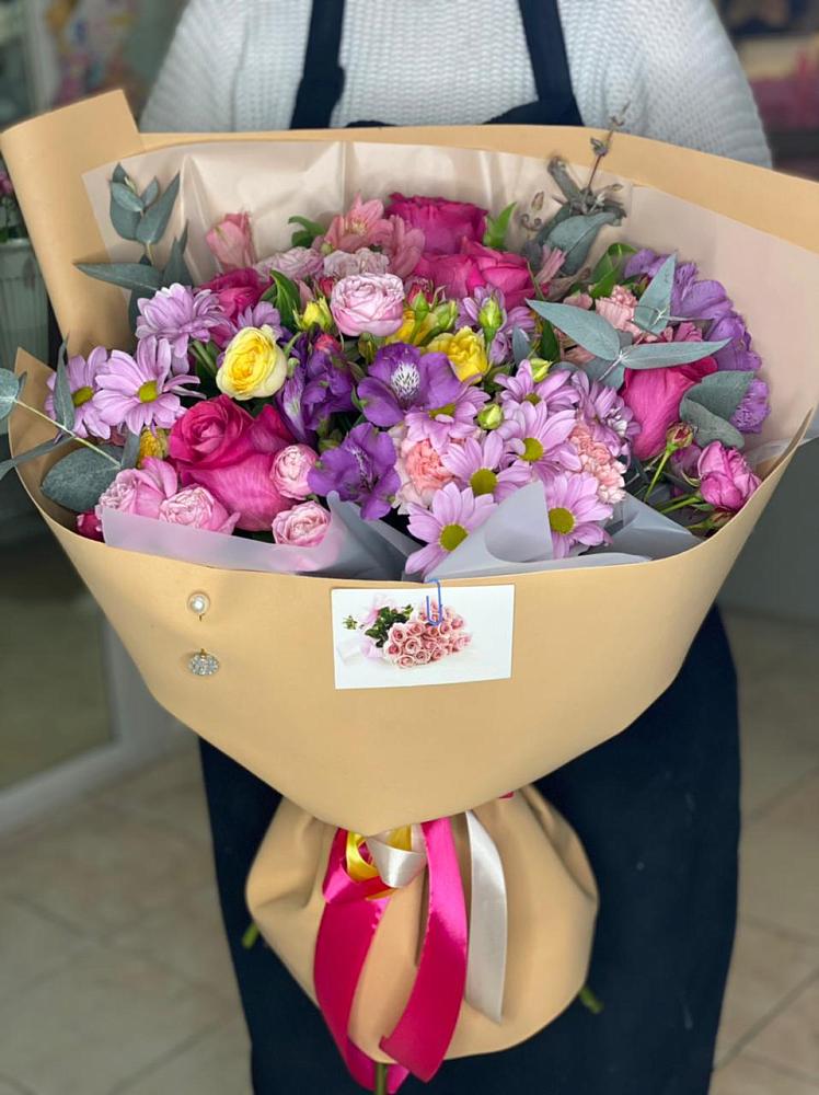 Букет цветов из: Хризантемы, Гвоздики и Альстромерии в Яндаре