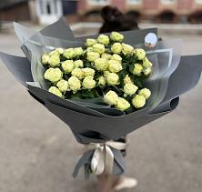 Букет Белые кустовые розы Солинеро в Яндаре