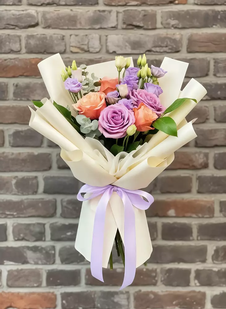 Букет цветов из: Лизиантусы и Розы в Яндаре