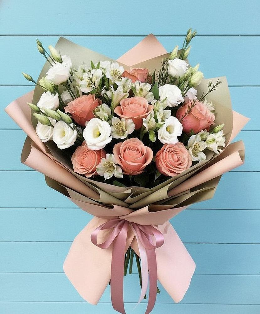 Букет цветов из: Розы, Альстромерии и Лизиантусы в Яндаре