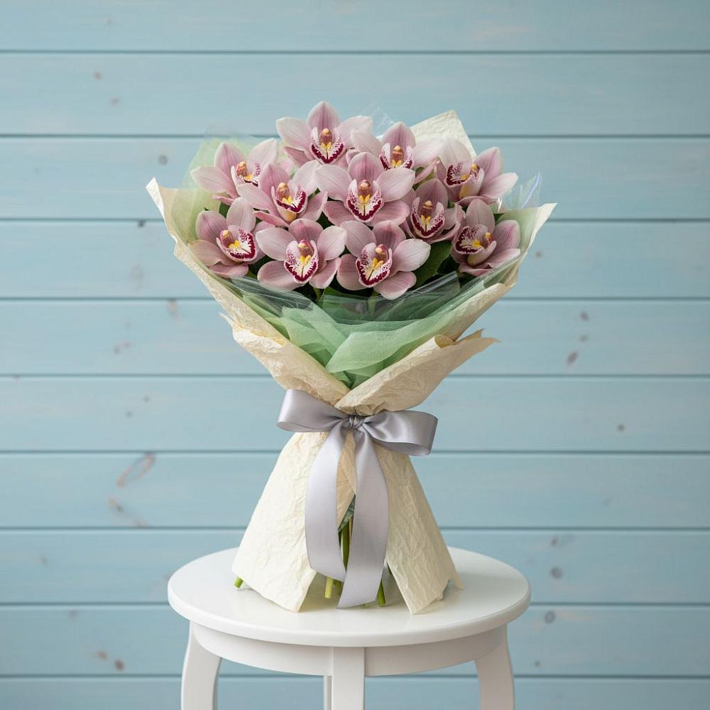 Букет цветов из: Орхидеи и Розы в Яндаре