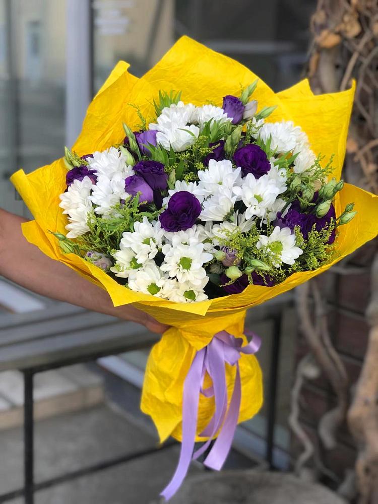 Букет цветов из: Ирисы, Хризантемы и Ромашки в Яндаре