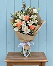 Букет цветов из:  Альстромерии, Лизиантусы, Розы и Хризантемы #REPLACE_PRED# Яндаре