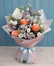 Букет цветов из:  Лизиантусы, Розы, Альстромерии и Гипсофила в Яндаре