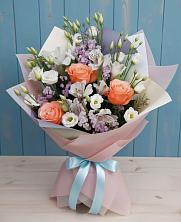 Букет цветов из:  Лизиантусы, Розы, Альстромерии и Гипсофила в Яндаре