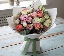 Букет цветов из:  Розы, Лизиантусы и Гвоздики в Яндаре