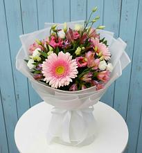 Букет цветов из:  Герберы, Альстромерии и Лизиантусы #REPLACE_PRED# Яндаре