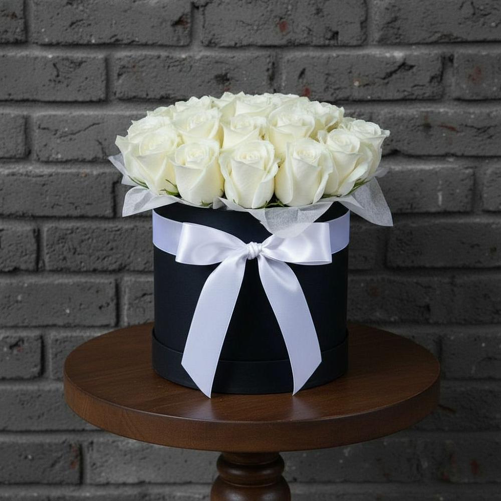 Цветочная композиция из Розы в шляпной коробке в Яндаре