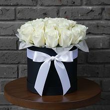 Цветочная композиция из Розы в шляпной коробке в Яндаре